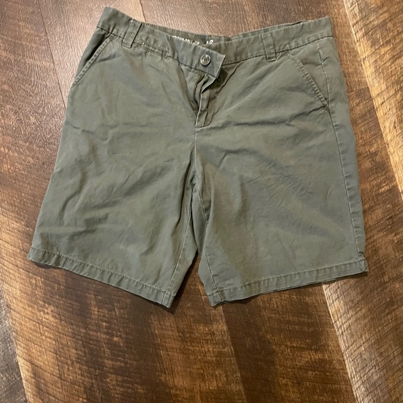 GAP shorts. Multiple pairs - Picture 12 of 14